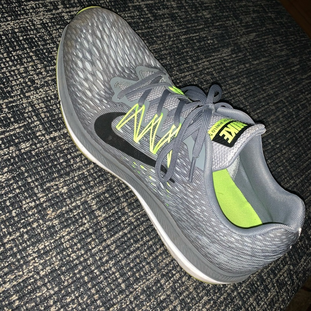 NIKE Air Zoom Winflo 5